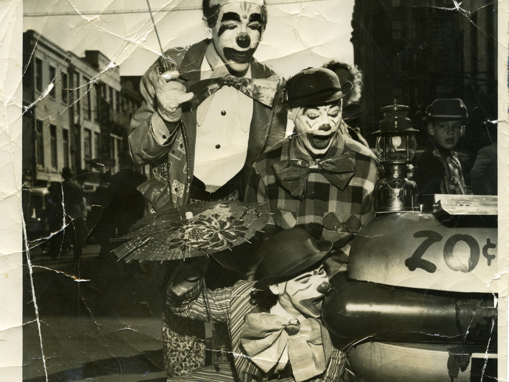 Mardi Gras Clowns reference photo ca 1946 (2385 Besuche) Mardi Gras Clowns. ca 1946 L-R: Joseph Rene Martin, Alice Baudean Viosca, Fay Viosca Martin. The pic... Mardi Gras Clowns reference photo ca 1946