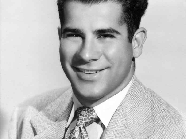 Bob Viosca portrait ca 1950 (1721 visits) Bob, probably after Tulane, possibly at Harvard.From Fay Viosca Martin Collection: FayViosca 210 Bob Viosca portrait ca 1950