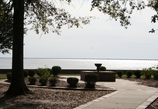 Lakeside Luncheon (847 visites) Lakeside Luncheon Lakeside Luncheon